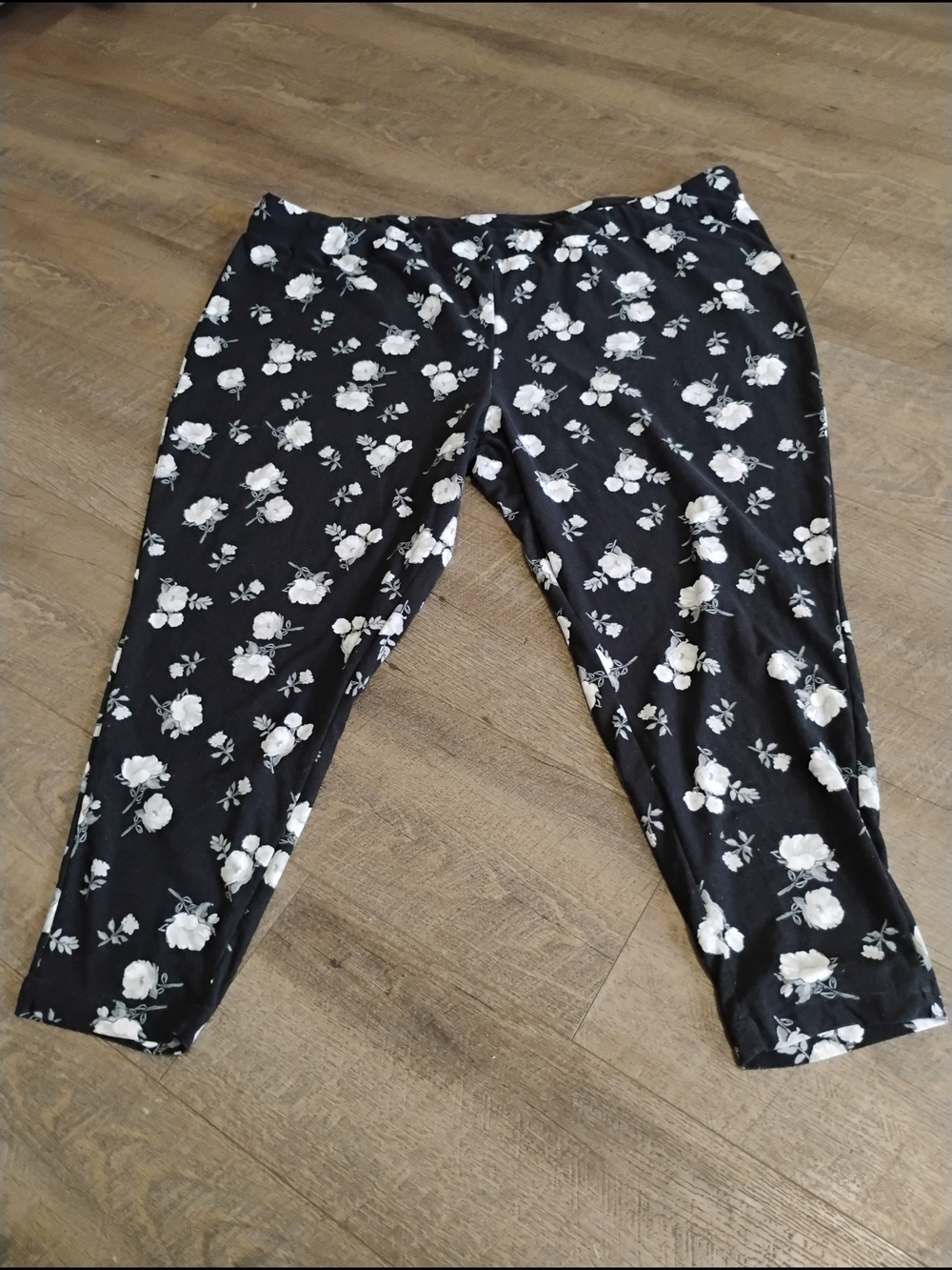 Set Of Two Women's Plus Size Leggings Size 3x By Tara And Sky Very Soft And Stre